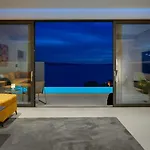 Three-bedroom Sunshine With A Heated Pool, Media Room, And Views Of The Sea