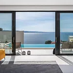 فيلة Three-bedroom Sunshine With A Heated Pool, Media Room, And Views Of The Sea *