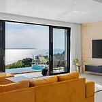 Three-bedroom Sunshine With A Heated Pool, Media Room, And Views Of The Sea * جيسينتسي