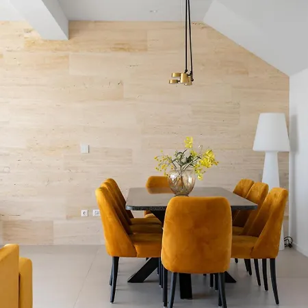 Willa Three-bedroom Sunshine With A Heated Pool, Media Room, And Views Of The Sea Jesenice (Split-Dalmatia)