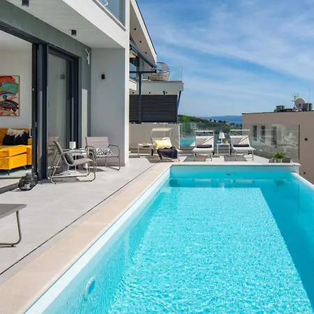 New! Three-bedroom Sunshine With A Heated Pool, Media Room, And Views Of The Sea Villa Jesenice (Split-Dalmatia)