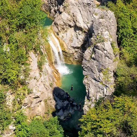 Willa Three-bedroom Sunshine With A Heated Pool, Media Room, And Views Of The Sea Jesenice (Split-Dalmatia)